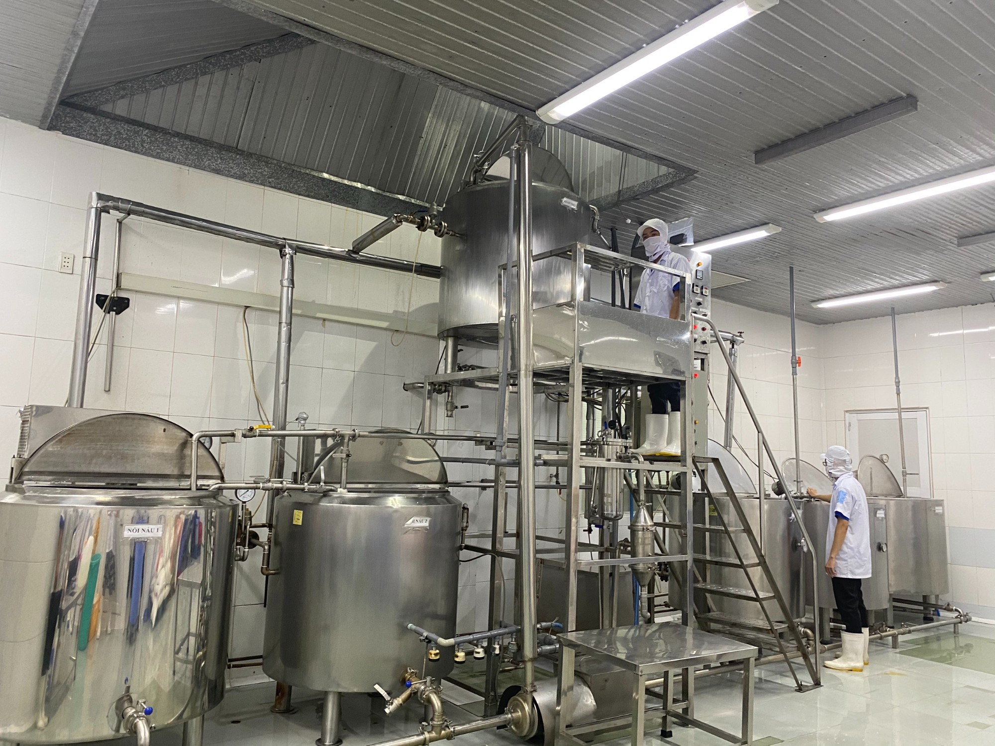 HOT FILLING PET BOTTLES PROCESS
